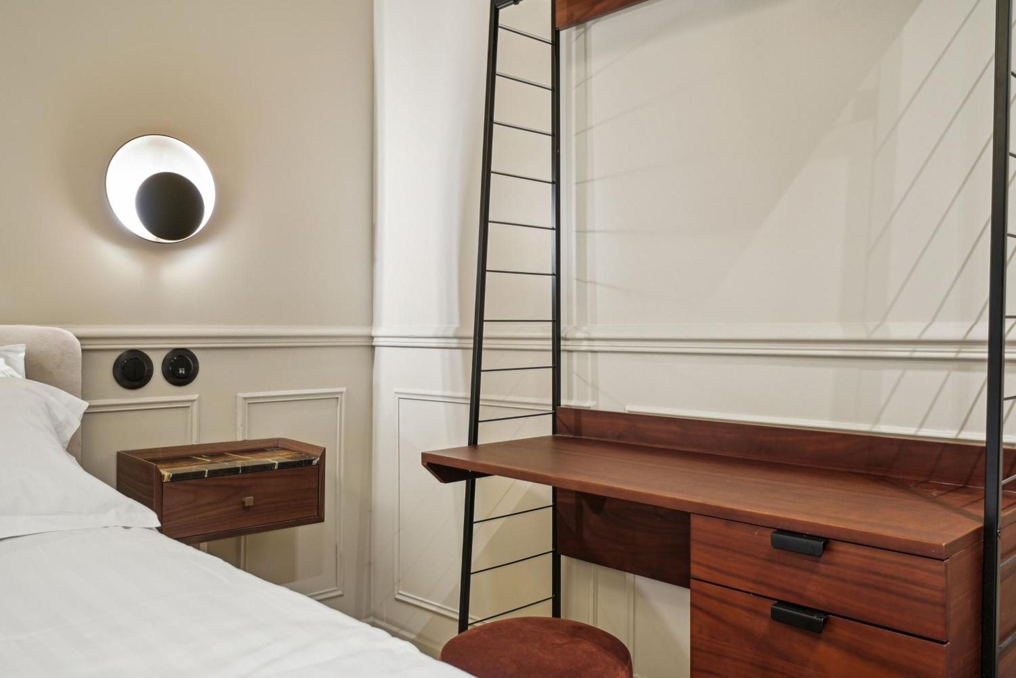 Hotel Clemence Paris Exterior photo